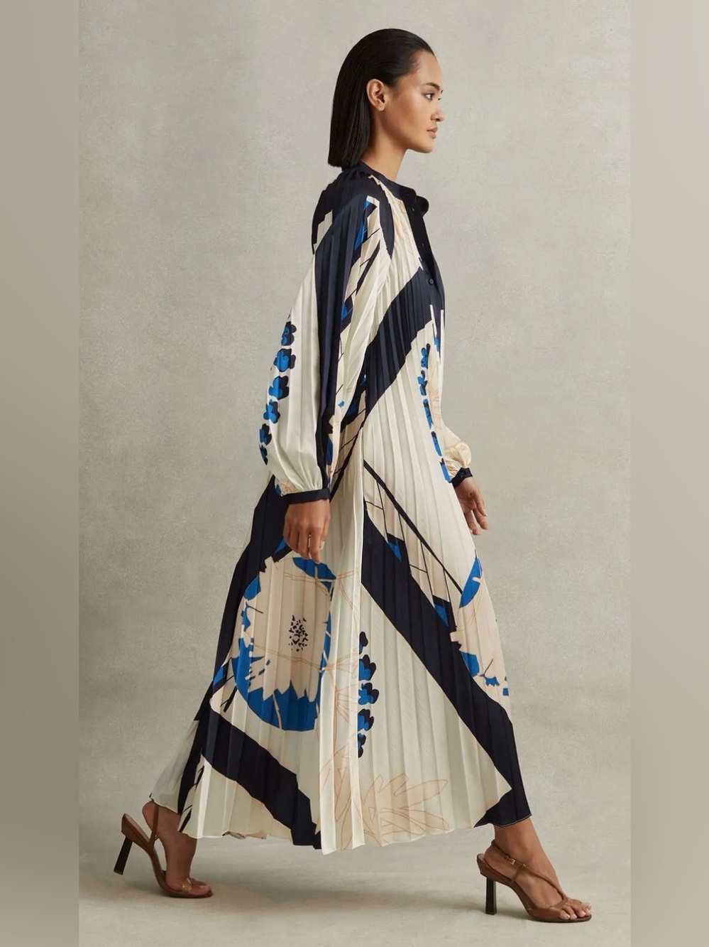 Reiss Daiya Printed Pleated Maxi Dress, Black Cream Blue Floral-Print